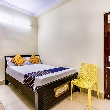 Spot On Sri Surya Lodge Guntūr Екстериор снимка
