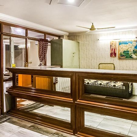 Spot On Sri Surya Lodge Guntūr Екстериор снимка