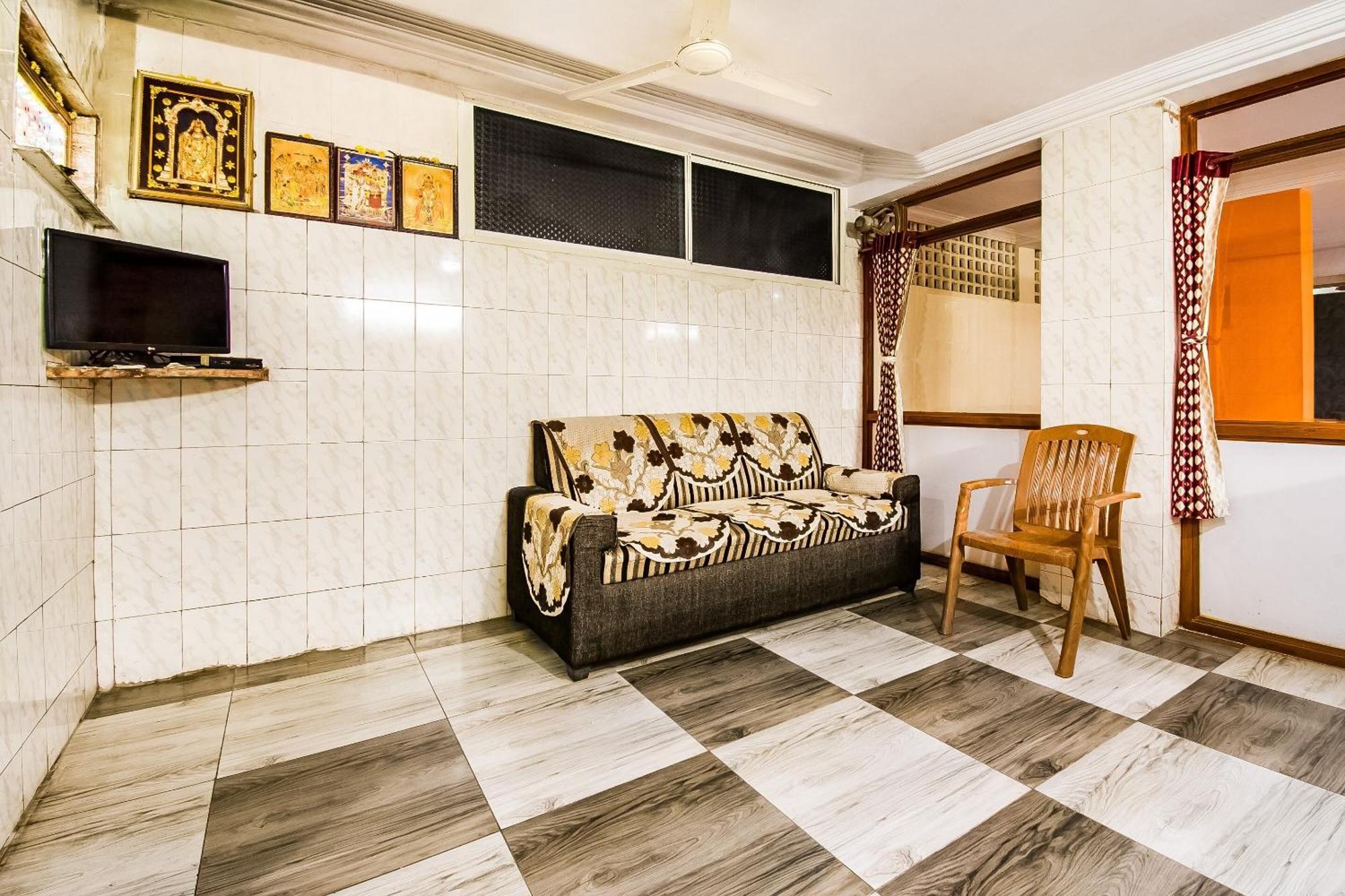 Spot On Sri Surya Lodge Guntūr Екстериор снимка